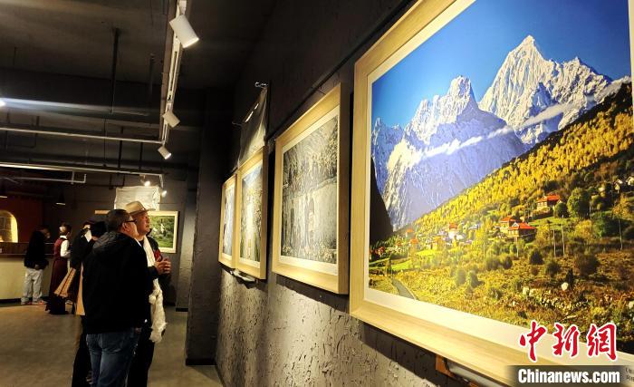 西藏摄影人作品展：讲述喜玛拉雅文化的多彩“刹那”(图1)