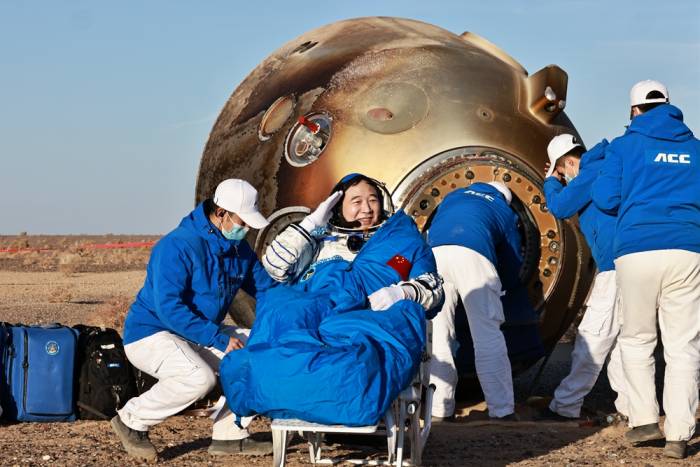 神舟辞星汉 东风迎客归——写在神舟十六号载人飞船胜利返回之际(图9)