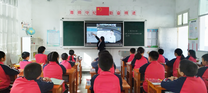 “天上飘来的”信号遍乡村(图4)