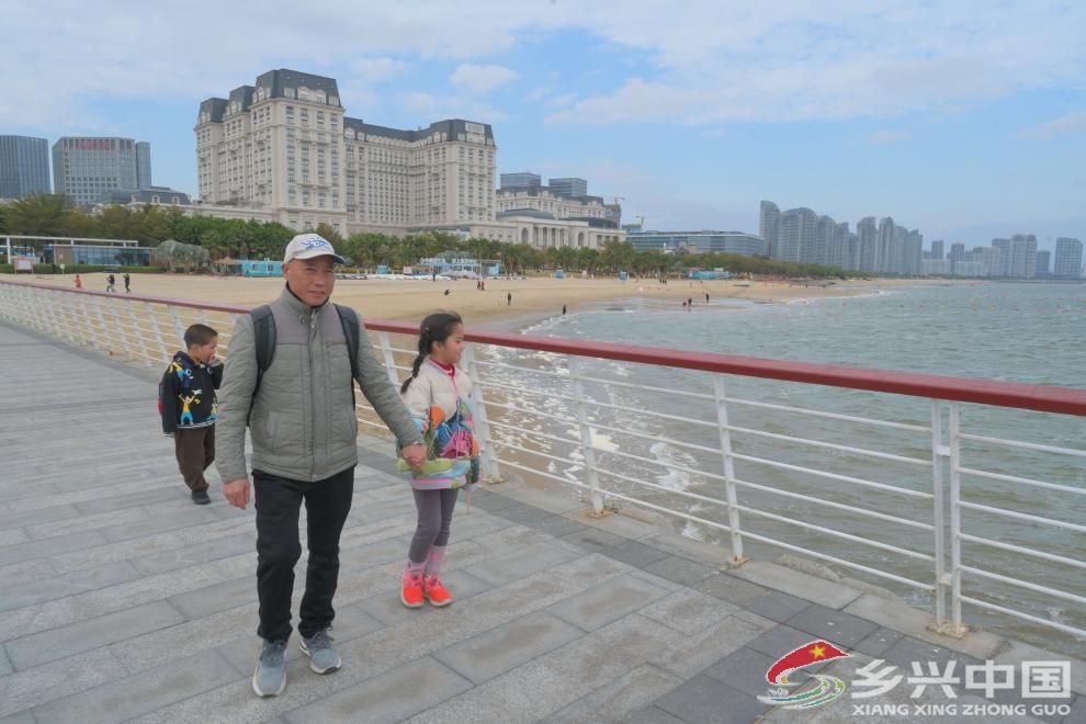 从“垃圾海平面”到“滨海浪漫线”的生态蝶变(图1)