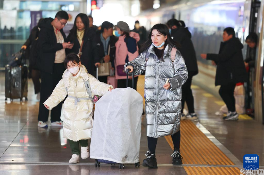 春节假期全社会跨区域人员流动量预计超23亿人次(图2)