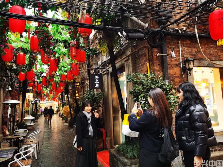 场景焕新、业态融合、服务升级——元宵节新消费增长点一线扫描(图5)
