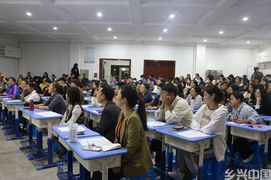 学做不“吼娃”的父母(图2)