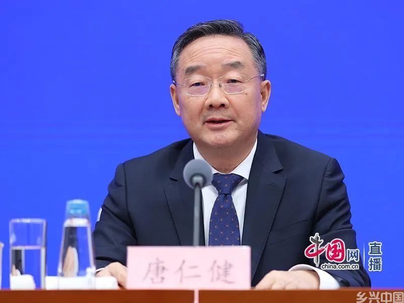 国务院政策例行吹风会介绍《关于坚定不移推进长江十年禁渔工作的意见》有关情况(图2)