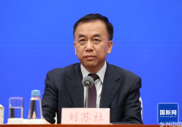 国务院新闻办举行发布会 解读宏观经济形势和政策(图2)