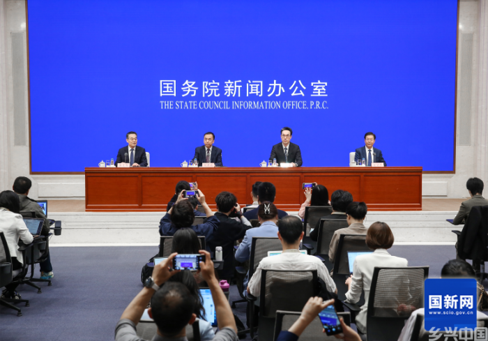 国务院新闻办举行发布会 解读宏观经济形势和政策(图1)