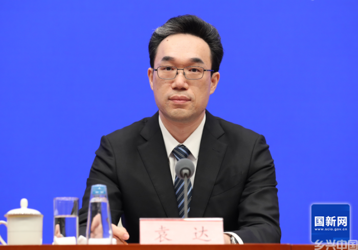 国务院新闻办举行发布会 解读宏观经济形势和政策(图3)