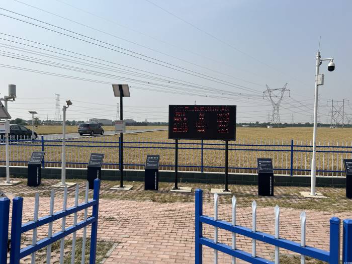 河北定兴县：农田“科技范儿” 监测智能化(图1)