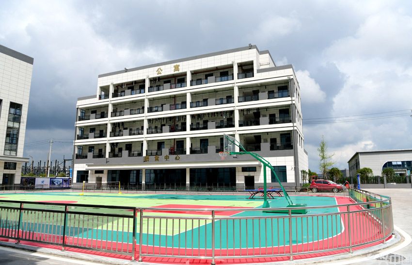 四川省德健荣昇电子有限公司新厂区。营山县委宣传部供图