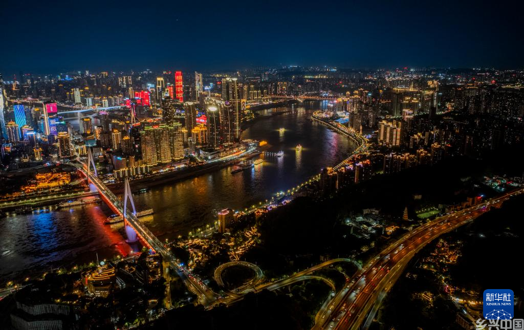 高温挡不住出游热情 重庆暑期旅游人气旺(图1)