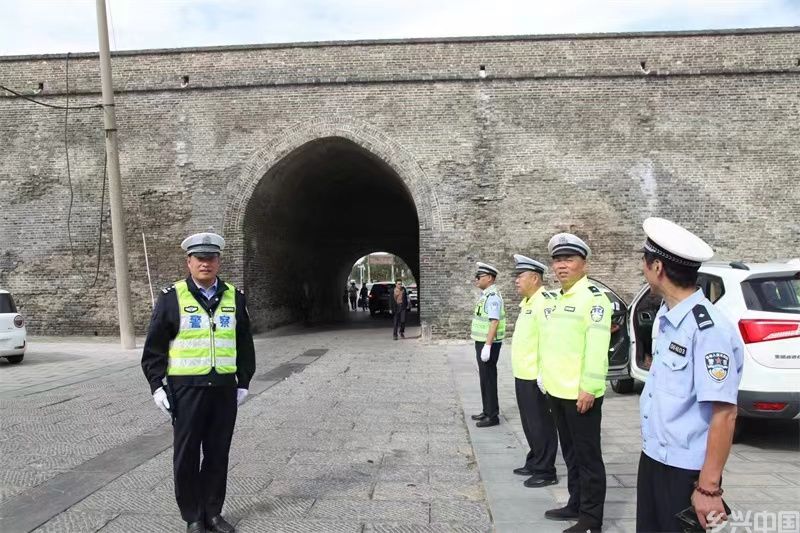 商丘市公安局交警支队国庆假期全员坚守岗位保畅通(图3)