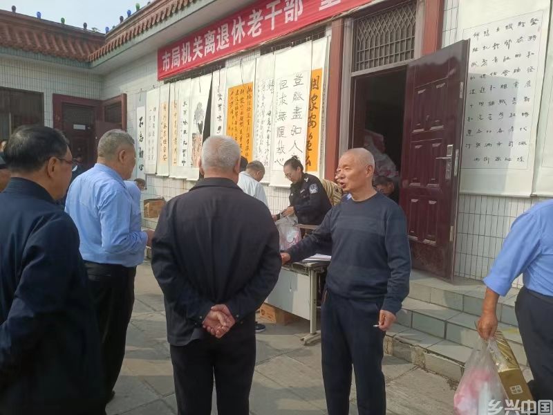 商丘市公安局举行离退休老干部书法展览庆祝重阳节(图2)