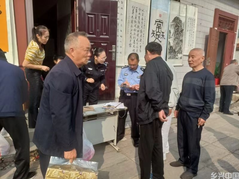 商丘市公安局举行离退休老干部书法展览庆祝重阳节(图3)