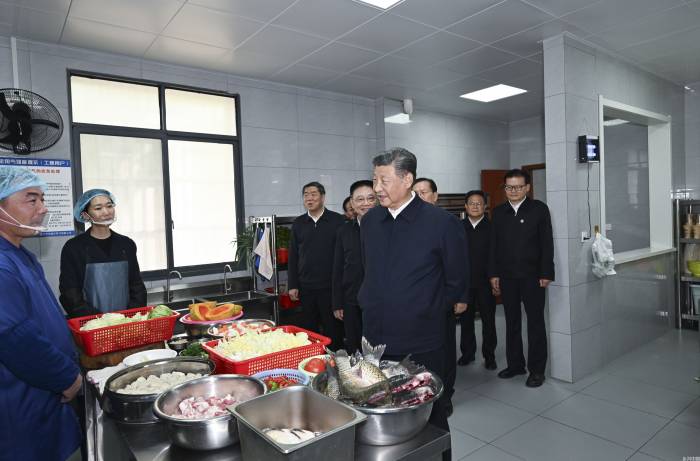 习近平在湖北考察调研(图8)