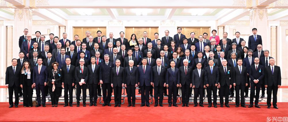 “让文明的灯塔照耀人类前行的正道”(图3)