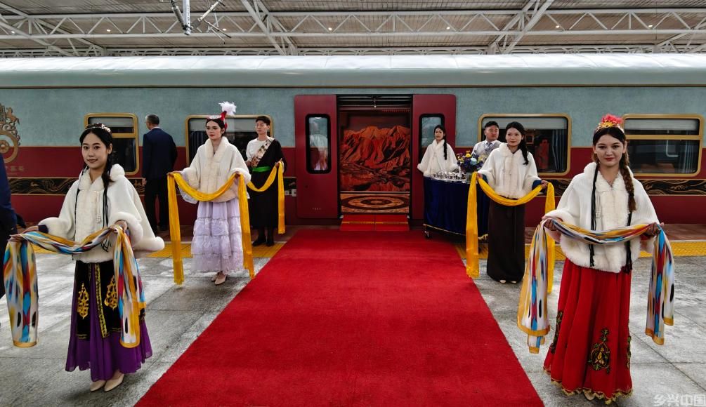 旅游列车集体亮相！在中华文明风景线上徜徉(图1)