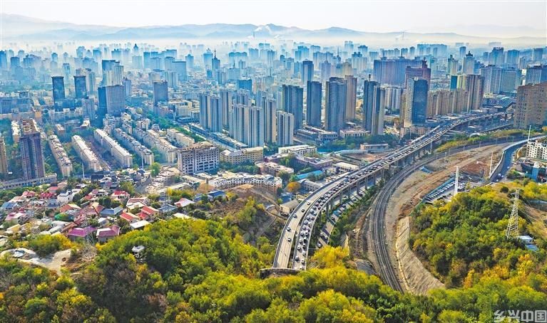 向新图强——乌鲁木齐加快构建现代化产业体系(图1)