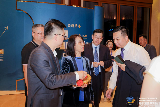 中华酒绽放企业家博鳌论坛 共谋合作发展新篇章(图3)