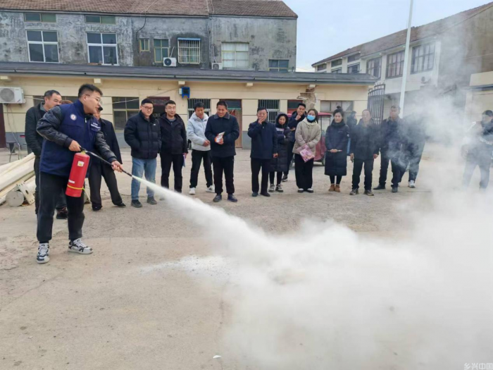 张集镇开展安全生产暨烟花爆竹禁燃禁放行动(图3)