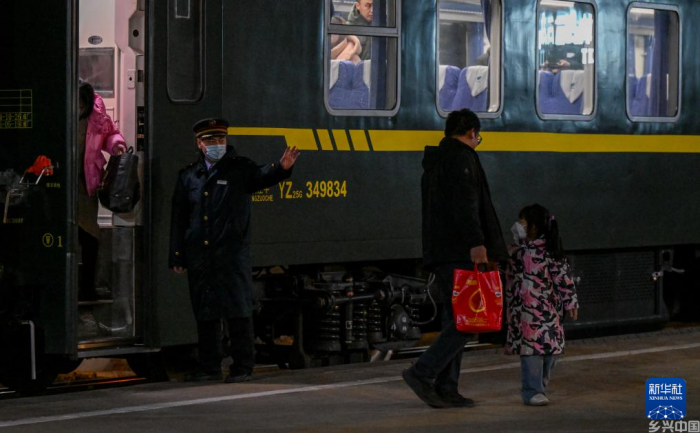“慢火车”温暖草原路(图17)
