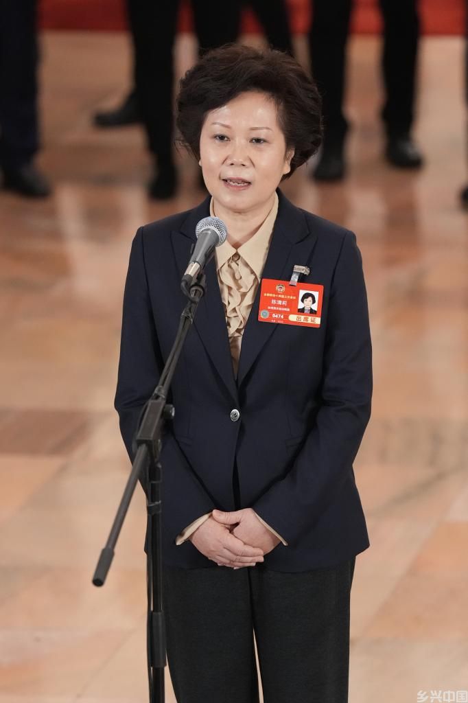 聚焦第三场“委员通道”(图21)