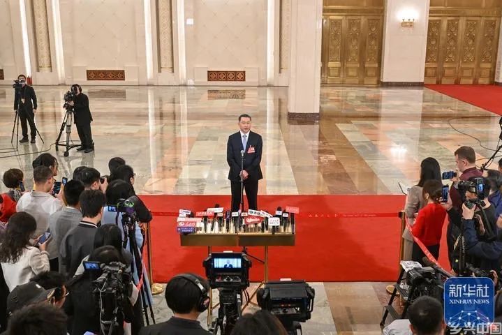 如何守住18亿亩耕地红线？这位部长这样回应→(图1)