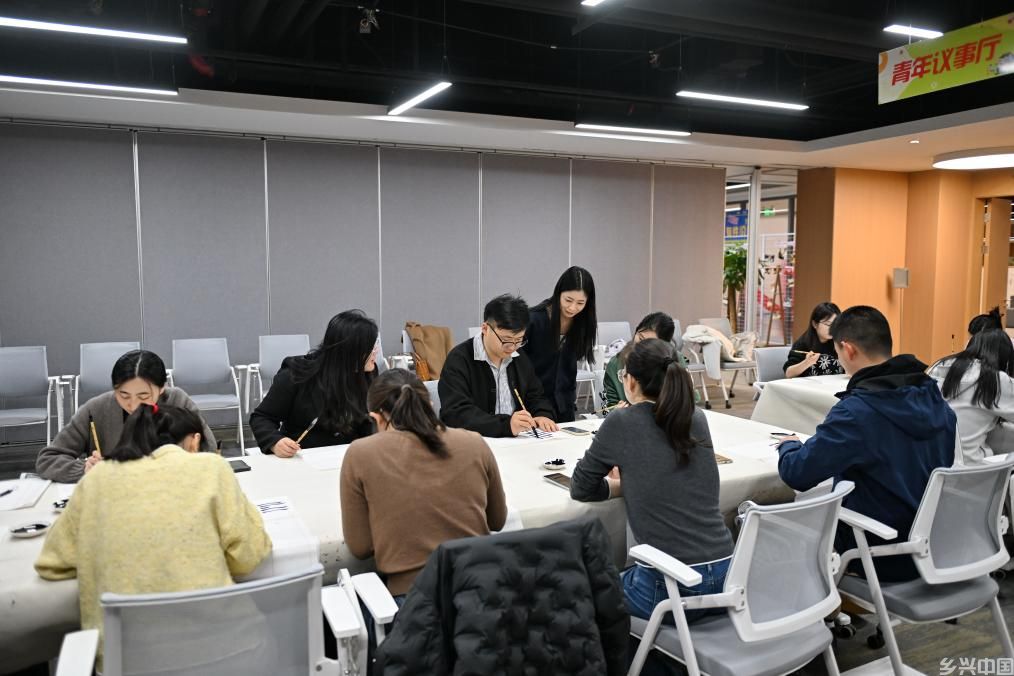 雄安之妙：学，夜幕下的“充电站”(图3)