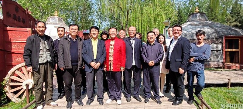 笑文化倡导者许笑天新书《笑游天下》首发式暨研讨会在京举行