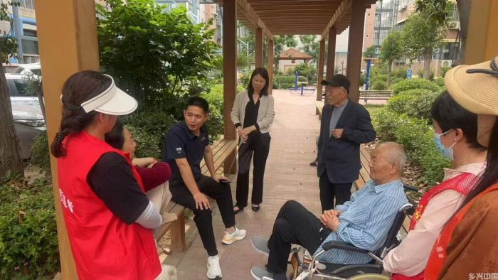 《睢阳区金桥办事处香君社区关爱帮扶独居老人》(图1)