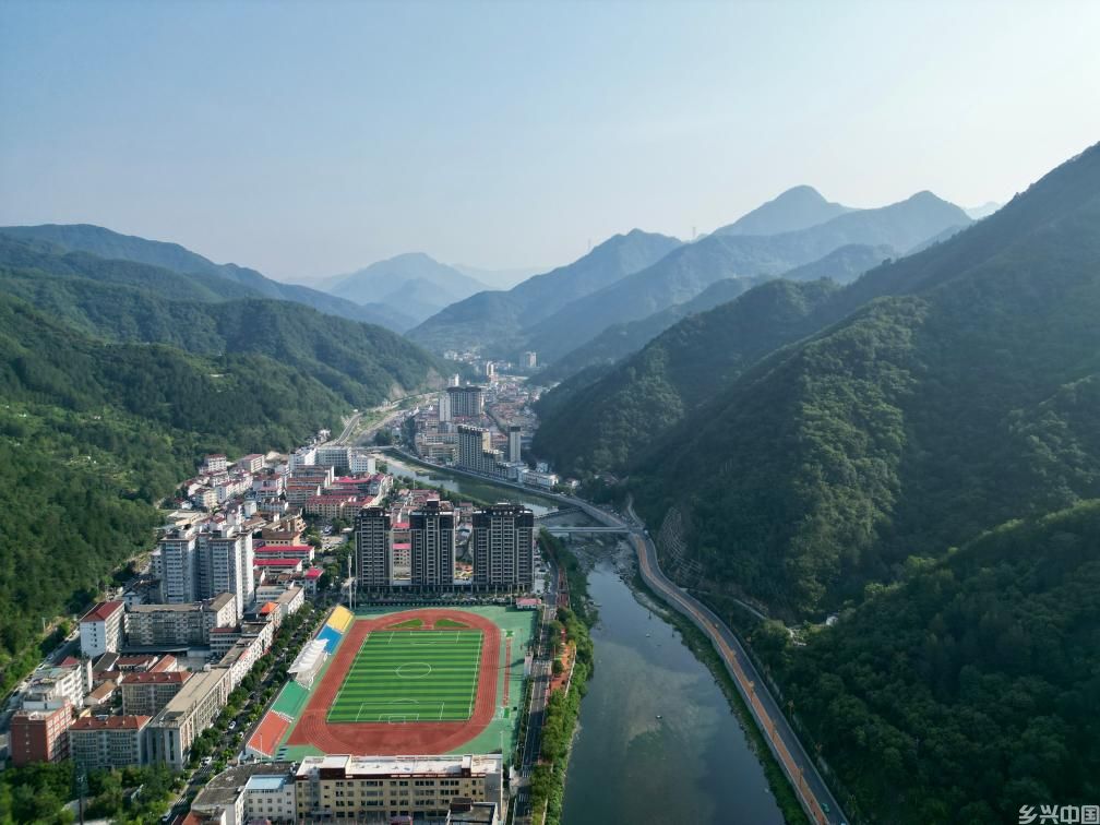 探访“熊猫村”(图4)
