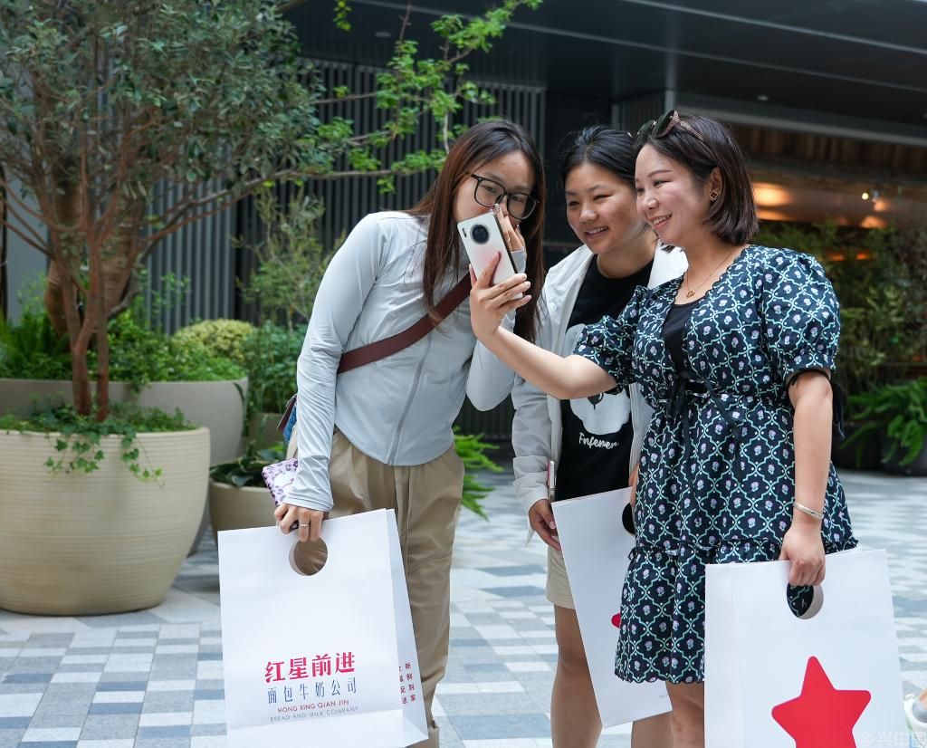 零售“焕新升级”激发新需求——河南提振消费一线观察(图2)