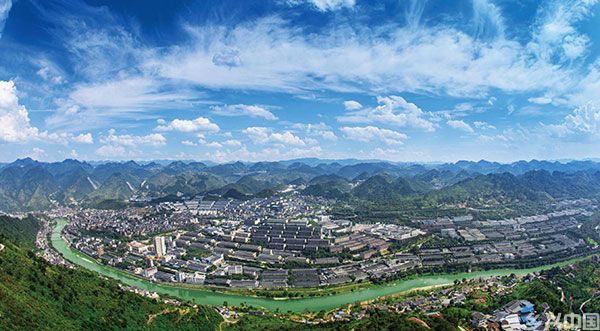 赤水河畔的绿色发展景象。茅台集团供图