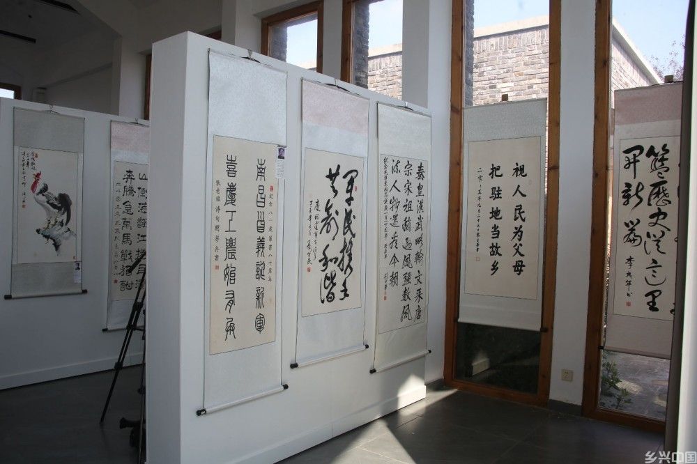 翰墨銘史 警钟長鸣——纪念抗战胜利80周年将军书画展在唐陵村隆重开幕(图2)
