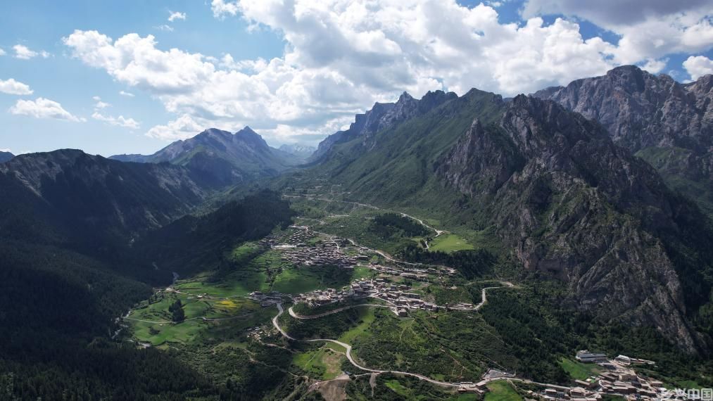 丝路涌“新”潮 乡村兴“旺”景——甘肃文旅消费长假再掀热潮(图2)