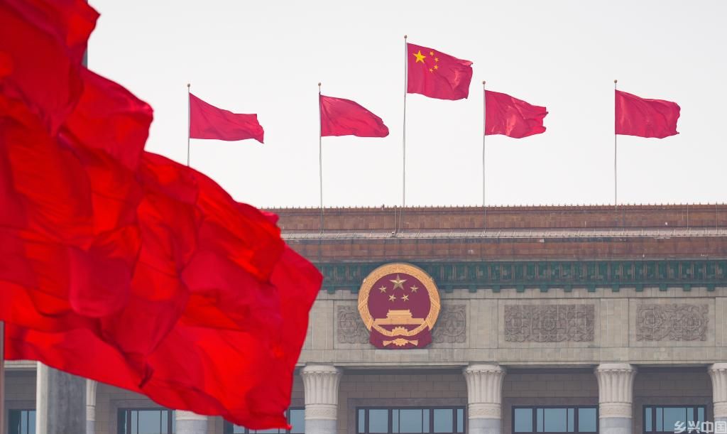 春潮涌动百业兴(图1)