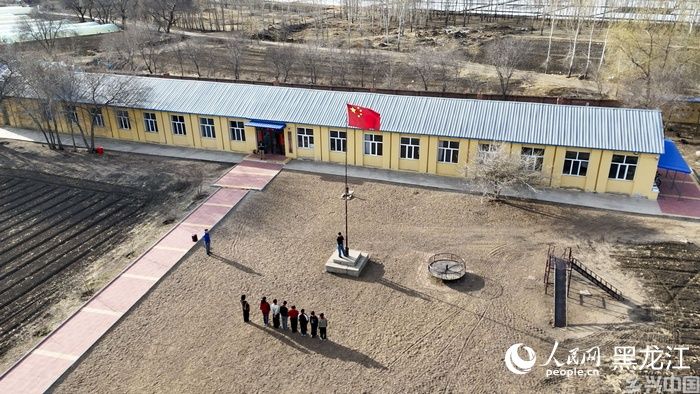 执手乡土三十五载 守护边疆花儿向阳开(图6)