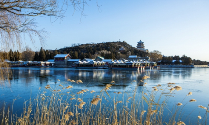 北京颐和园雪后风光美如画