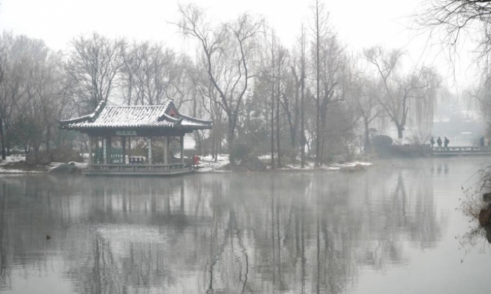 雪降大明湖美若画