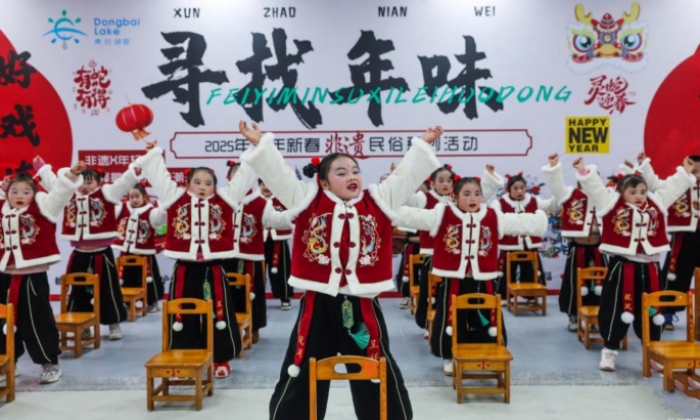 乡村民俗“村晚”迎新春