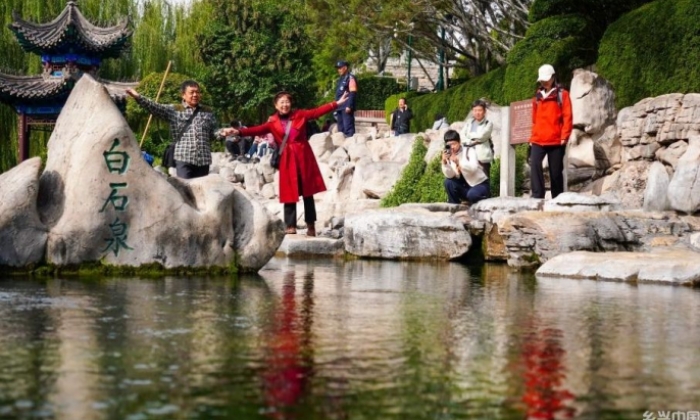 济南：走泉水绿道 赏泉水景观