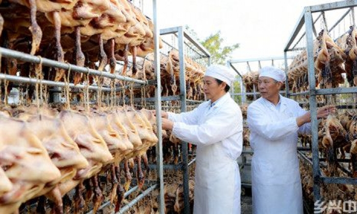 江西遂川：冬日板鸭香飘 产销两旺迎旺季