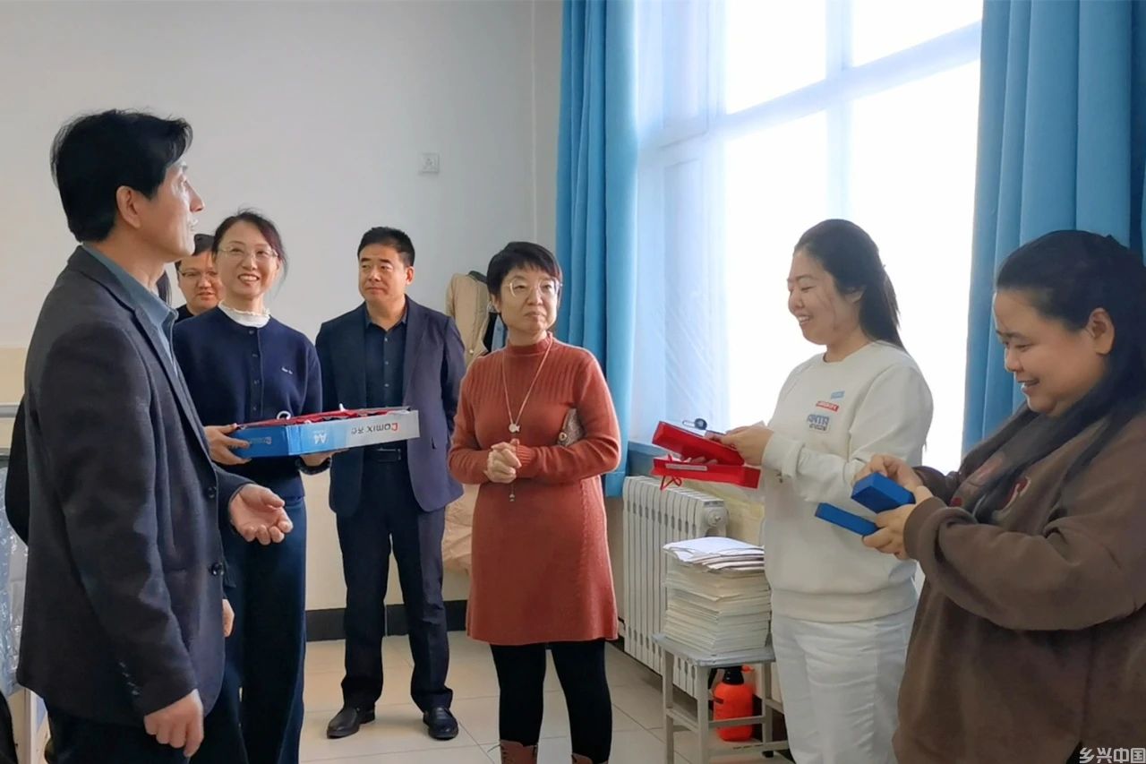 吴1.jpg